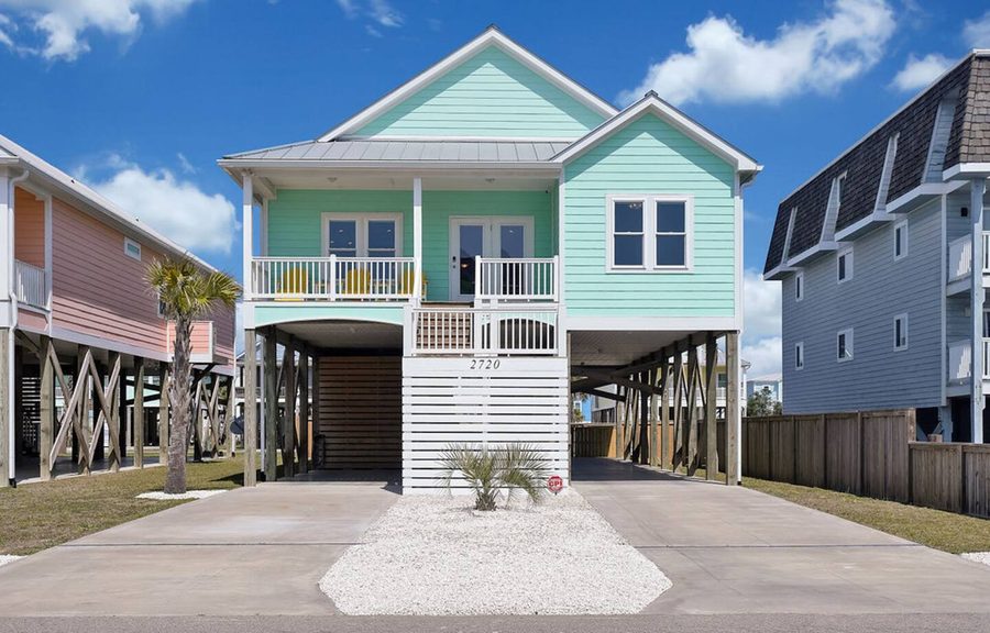 My Hoppy Place beach house exterior on Oak Island NC